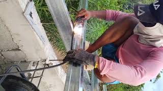 nagweweld na tayo ng rafter trusses gamit na tubular at c purlins