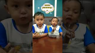 Nikmatnya Kakak Adik Makan Agar Rasa Coklat