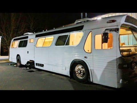 amazing-old-greyhound-bus-turned-into-a-tiny-house|-lovely-tiny-house