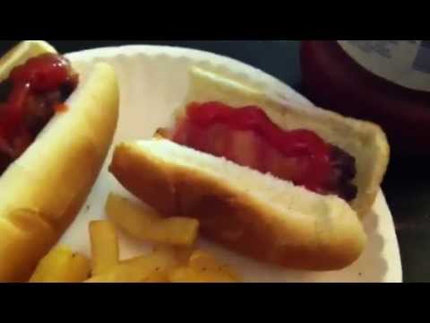 فيديو: Hot Grill مقابل Rutt's Hut: Clifton ، NJ's Hot Dog Battle