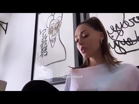ديلان تشيشيك دينيز وهي تغني