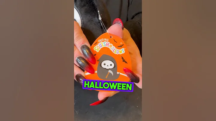 Unboxing a CUTE HALLOWEEN 🎃 SQUISHMALLOW #squishmallows #shorts