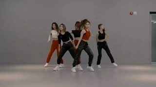 Itzy - Wannabe
