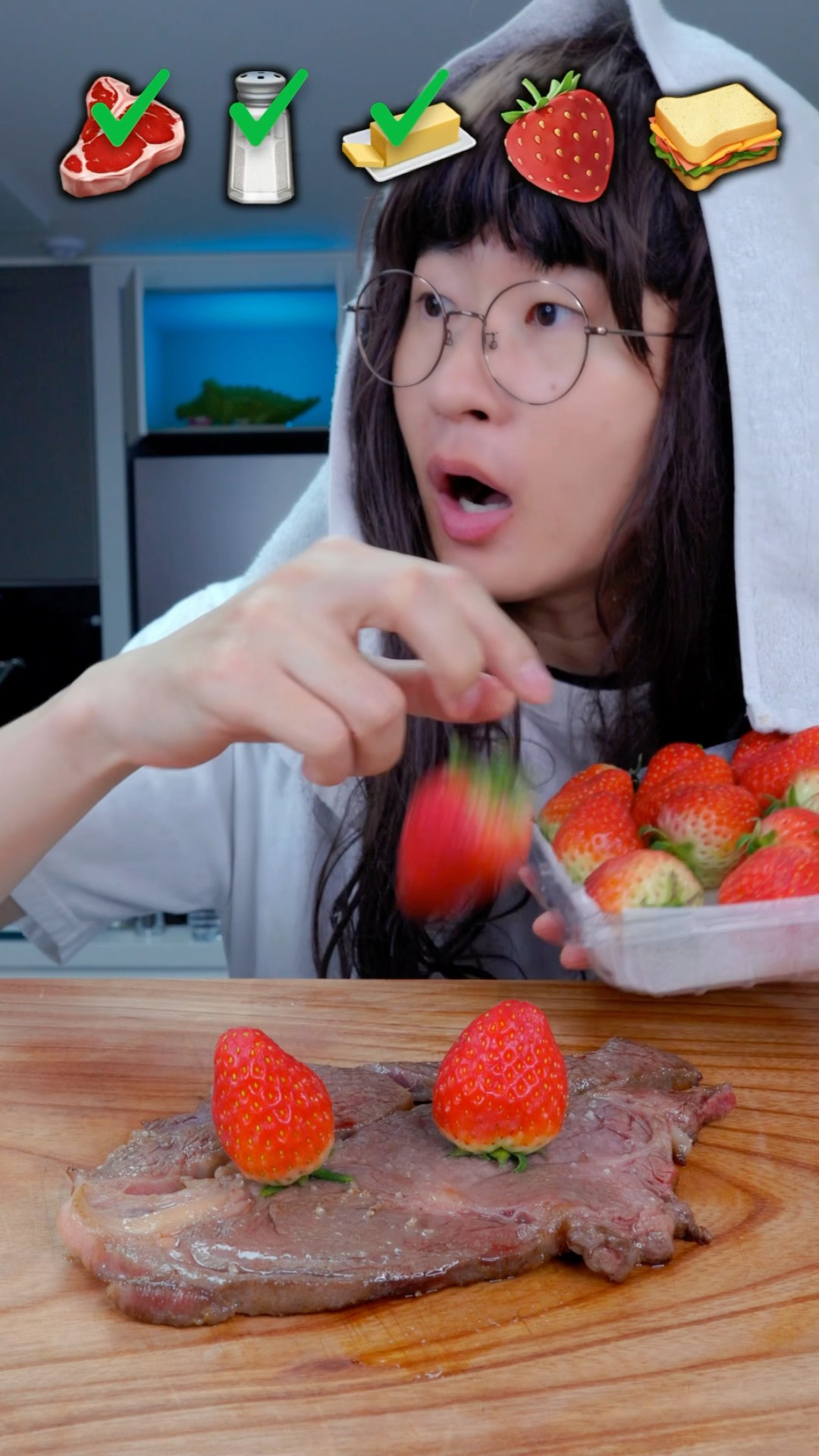 How to make Strawberry Steak Sandwich
