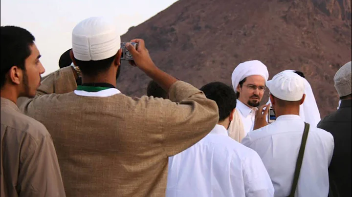 Learn the Difference Between Jews & Zionists - Shaykh Hamza Yusuf