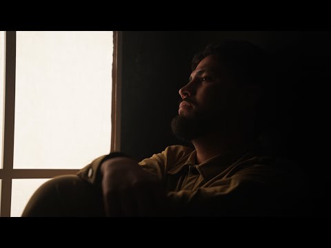 Vuélvete - León Bravo (Videoclip Oficial)