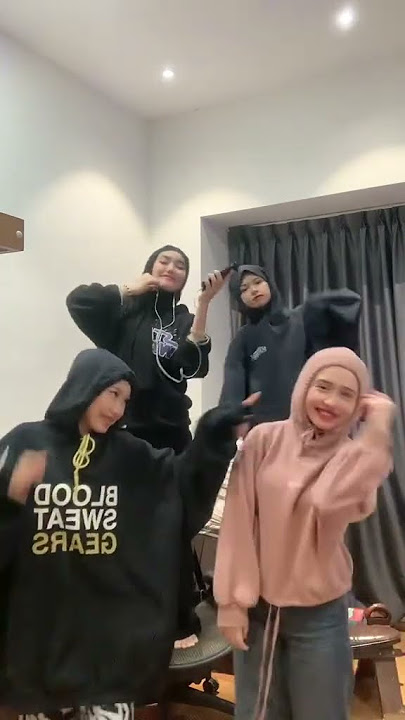 coba teka siapa yang jatuh #elly#wawa#anna#intan