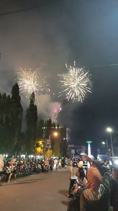kembang api taun baru 2023 alun alun ponorogo