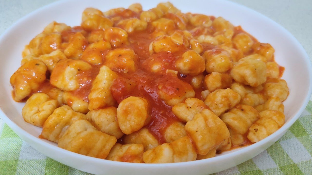 DOMATES SOSLU Niyokki tarifi  (GNOCCHİ) Niyokki nasıl yapılır
