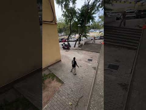 Dare your bro to do this 💀 (via elputoweasel/IG)