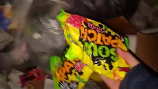 CANDY!! CVS Dumpster Dive - Night 218