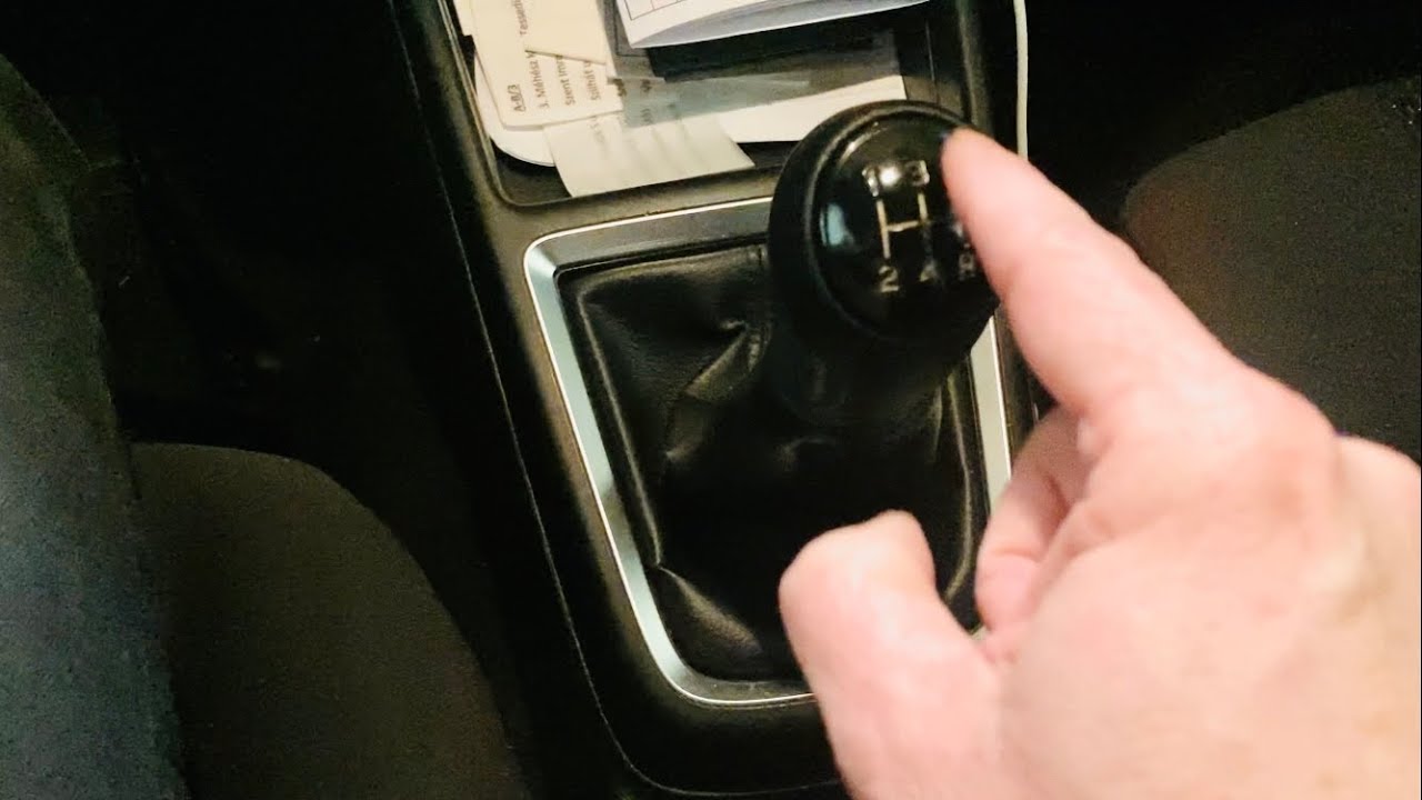 Sebességváltás- kíméld a váltót és az oktatódra  is vigyázz😉#sebességváltás#drivinglesson #jogsi