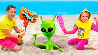 Green Alien | Kids Songs And Nursery Rhymes | Maya Mary Mia