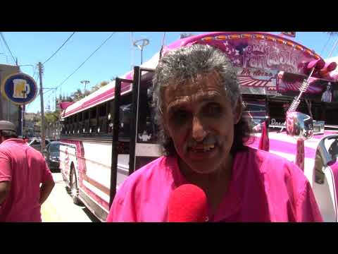 Peculiar camión del Guapo Rosas se encuentra en Mazatlán