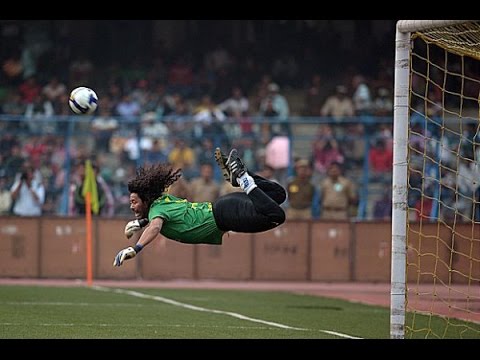 Higuita- Dünyanın Gelmiş Geçmiş En Çılgın Kalecisinin En Çılgın Anlari