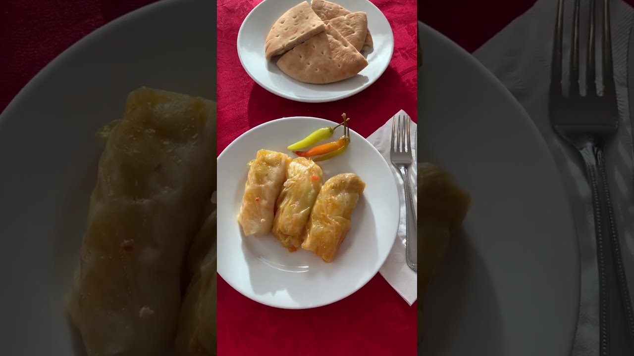 Sarmale de post, cu orez - Vegan cabbage rolls, with rice and sautéed onions 