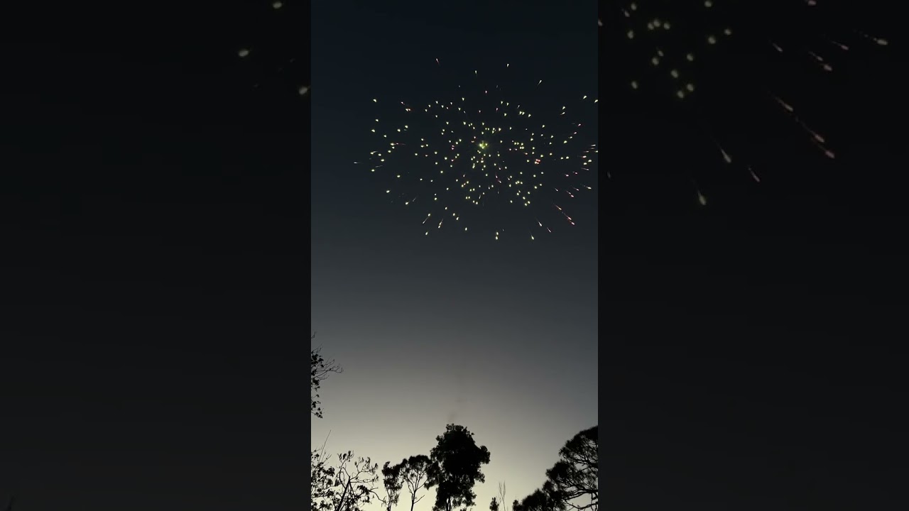 SMOKE AND MIRRORS SHELL (COLOR DIDNT COME THROUGH)