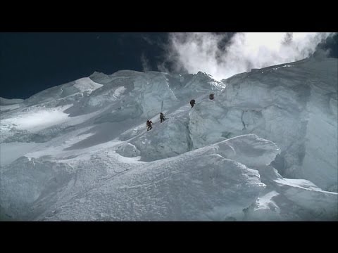 Wideo: Kto Pierwszy Podbił Everest