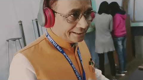 B.Sc. I Physics Lab class 12, Real Lab Barton