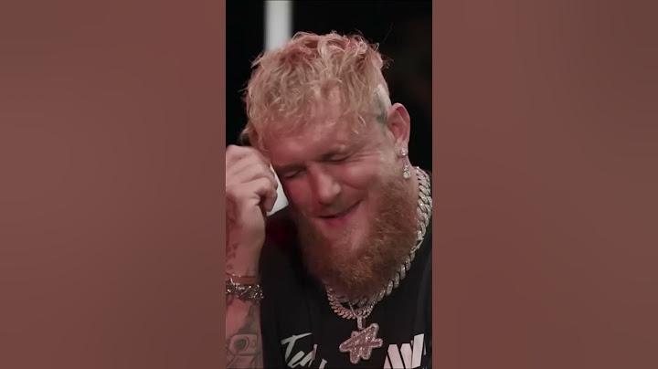 Jake Paul Gifts Mike Tyson a Pigeon #jakepaul #miketyson #boxing