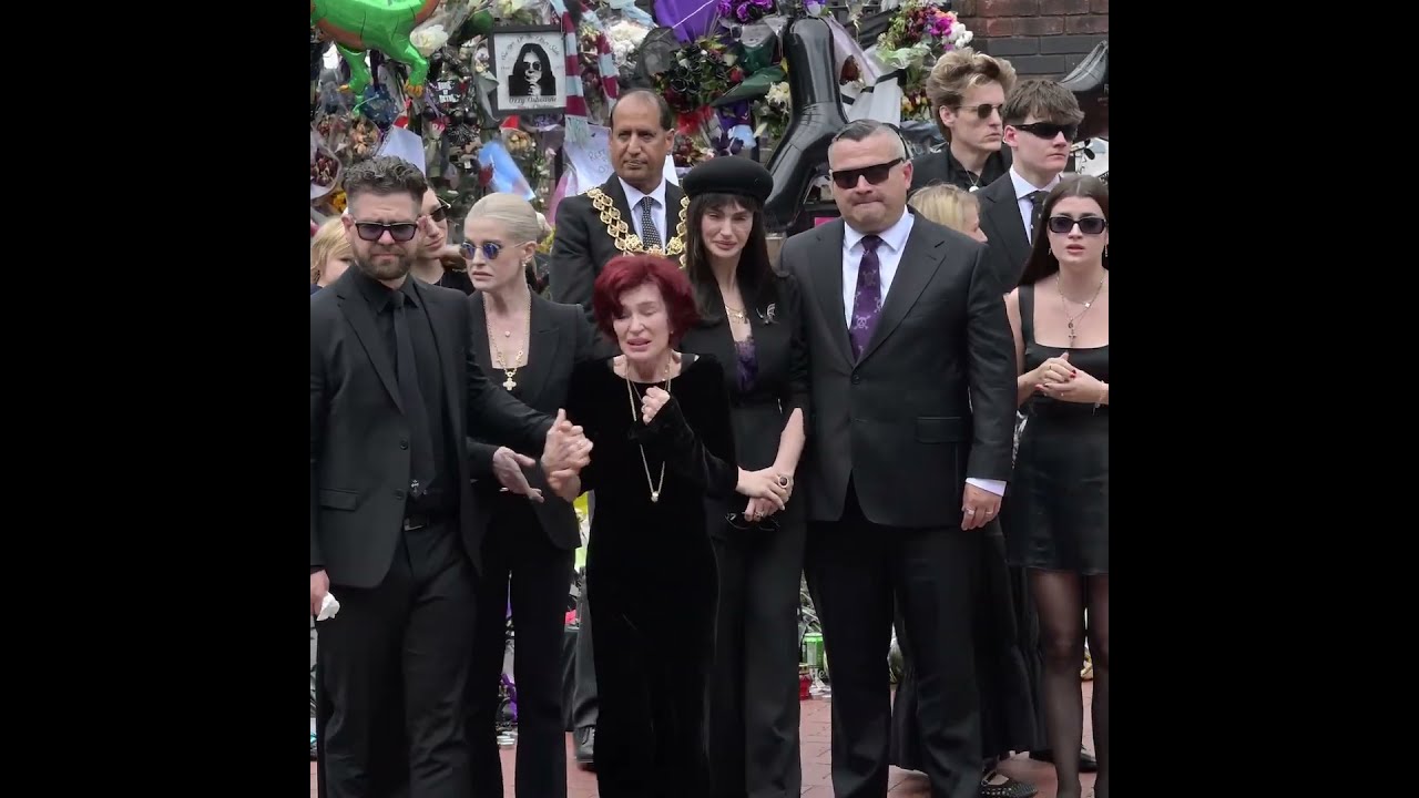 Ozzy Osbourne S Family Attends Funeral Procession