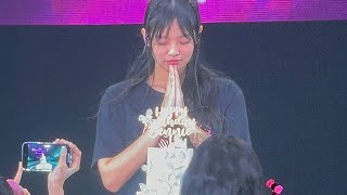 BLACKPINK Celebrating Jennie Birthday🥳🎂BP & BLINKS Together Singing nini Happy Bday in HongKong 2023