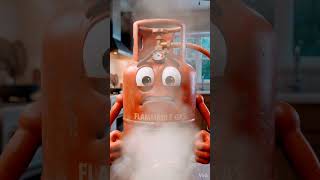 🔥 AI Gas Cylinder 😱 – Future ka Smart Cylinder!या💥 Ye Gas Cylinder Khud Batayega Gas Khatam? 🤖🔥 #ai