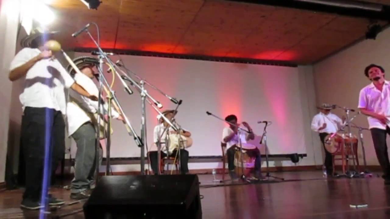 EL CORCOVADO (Porro) - EL LATIR DEL TAMBOR camera iphone 8 plus apk