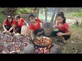 Catch and cook Crab for survival food - Crab boiled with chili sauce for dinner