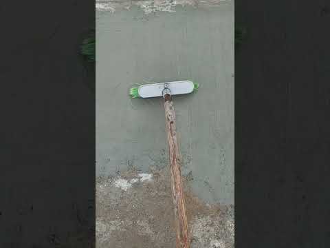 Betona fırça atmak ne işe yarar 🤔 Beton fırçalama #beton #fırça #inşaat #şantiye