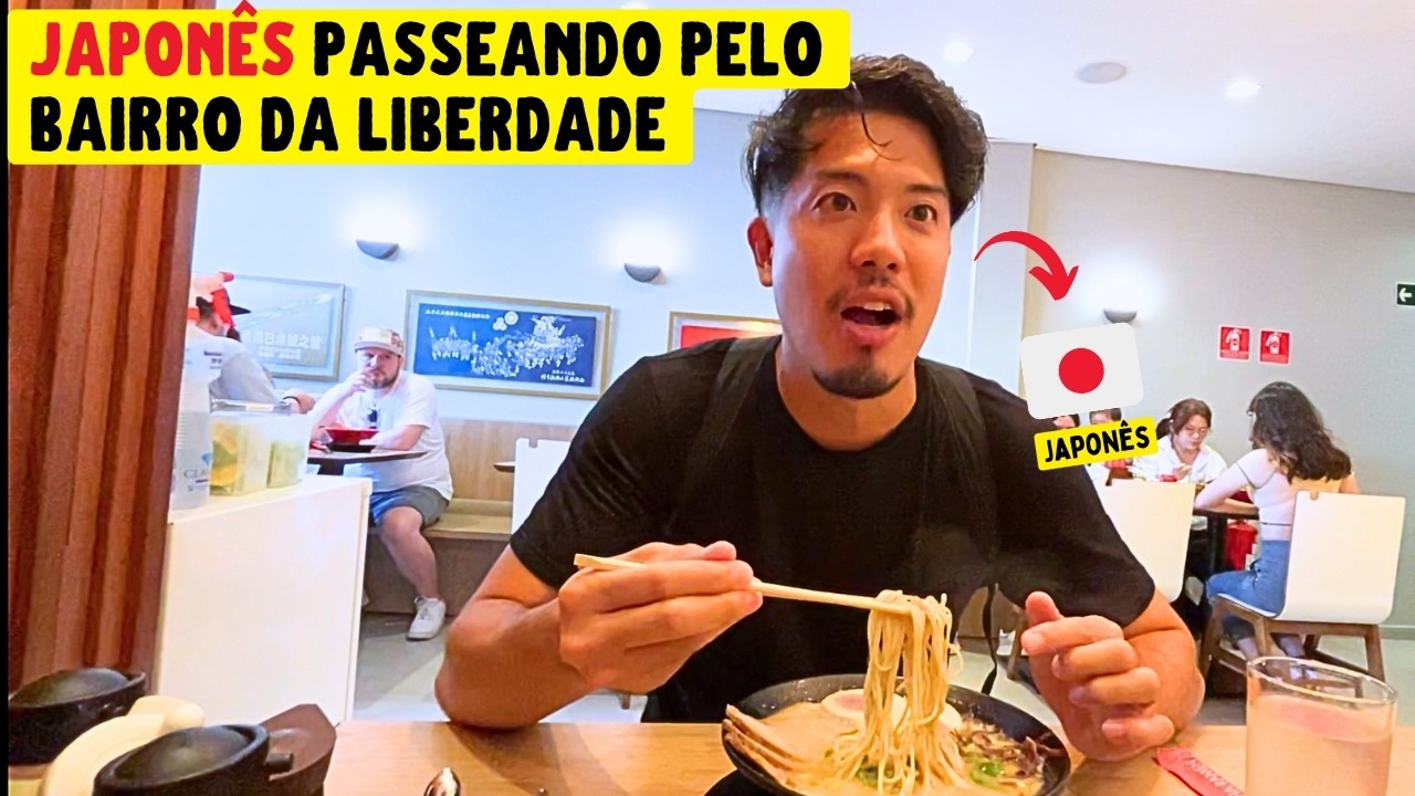 Japonês passeando pelo bairro da Liberdade