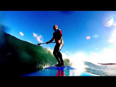 SUP SURFING