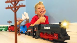 Железная дорога для детей распаковка поезда Santa Fe / Funny baby play railway