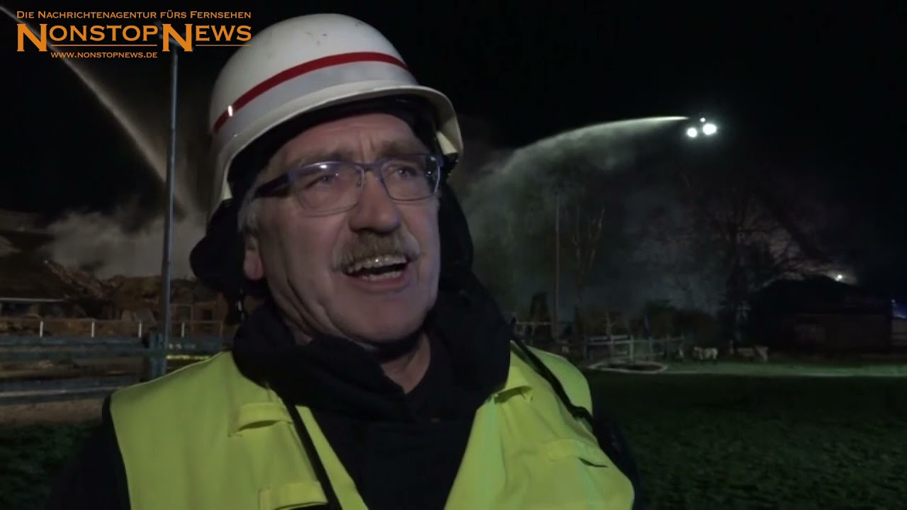 Schafstall in Flammen / Berne-Ranzenbüttel / 07.04.2021 | NonstopNews