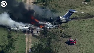 WEB EXTRA: 21 people Safely Evacuated After Plane Crash in Texas