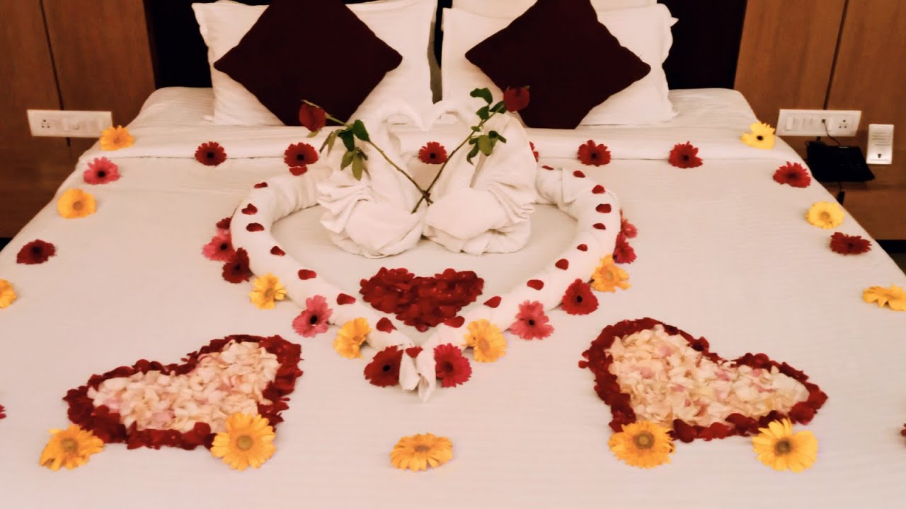 Simple Romantic Honeymoon Room Decoration Ideas Towel Art Simple Romantic Honeymoon Room Decoration Ideas Towel Art