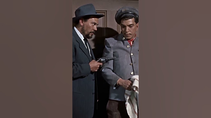 Cantinflas Confronta A Los Asaltantes | El Analfabeto (1961) | Now Español #shorts