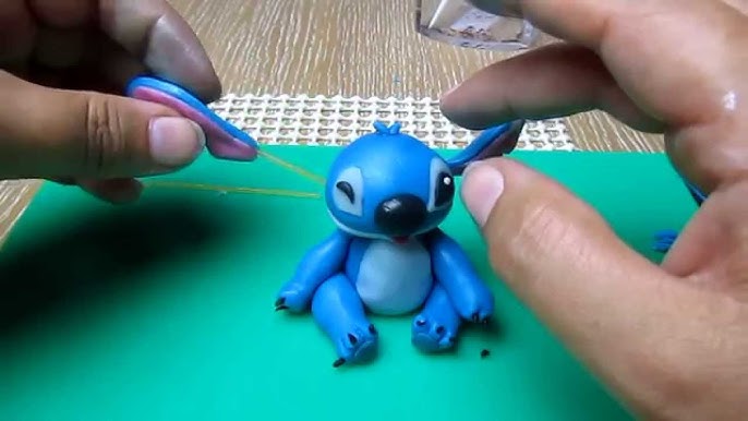 Stitch En Porcelana Fria, Con Base. - $ 15.000  Porcelana fría, Porcelana,  Animalitos en porcelana fria