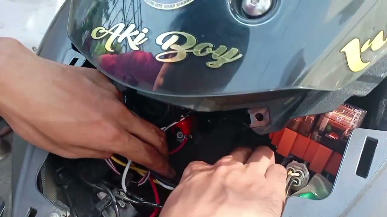 Paanu tanggalin ang Battery ng Suzuki Burgman 125