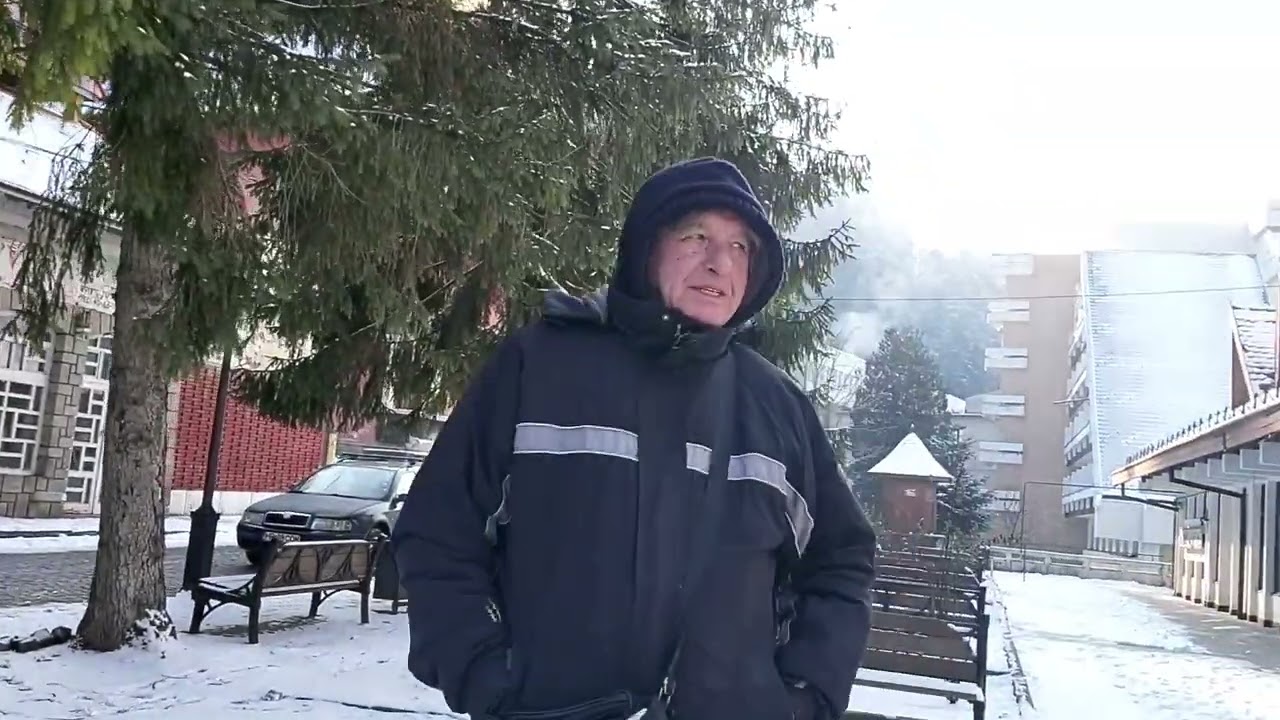 Izvoare, pensiuni, parcuri, baza de tratament din Băile Tușnad. Piscina cu apă sărată de la cazare.