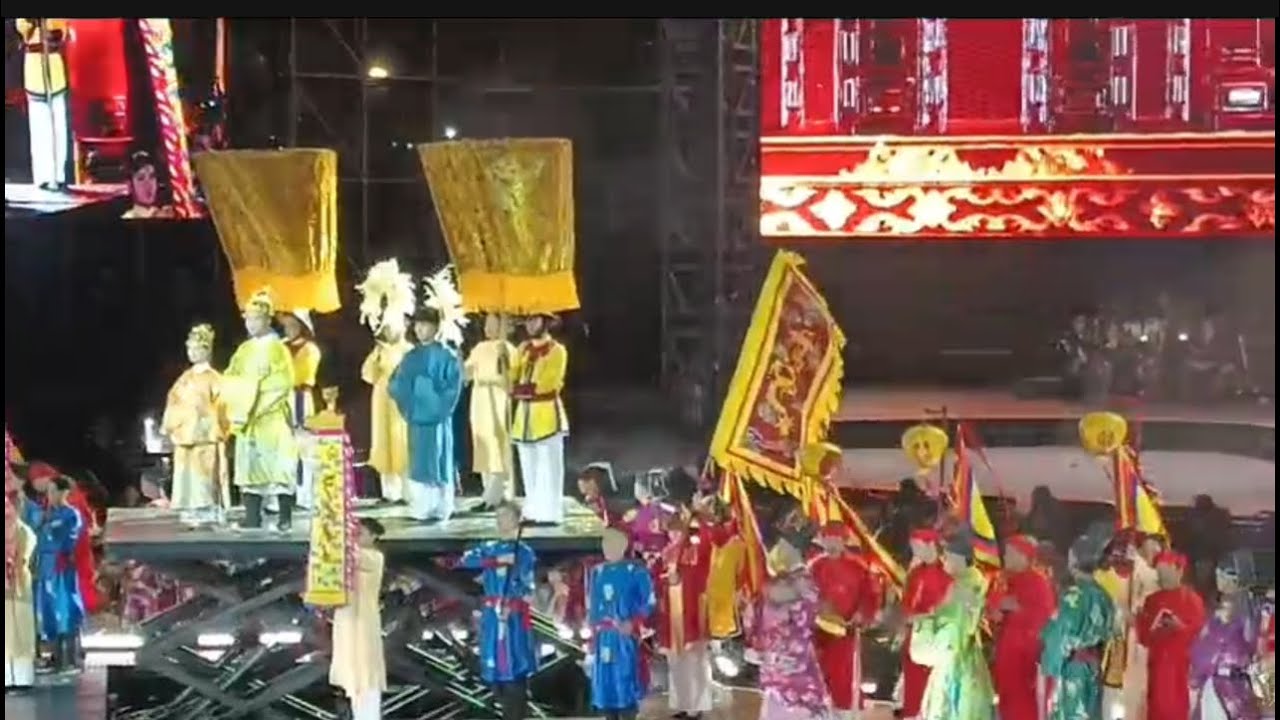 Quá Tuyệt Vời Tiếc Mục Cuối Của Ca Sĩ Hoà Minzy Cùng Hoàng Thương Đi Dạo …