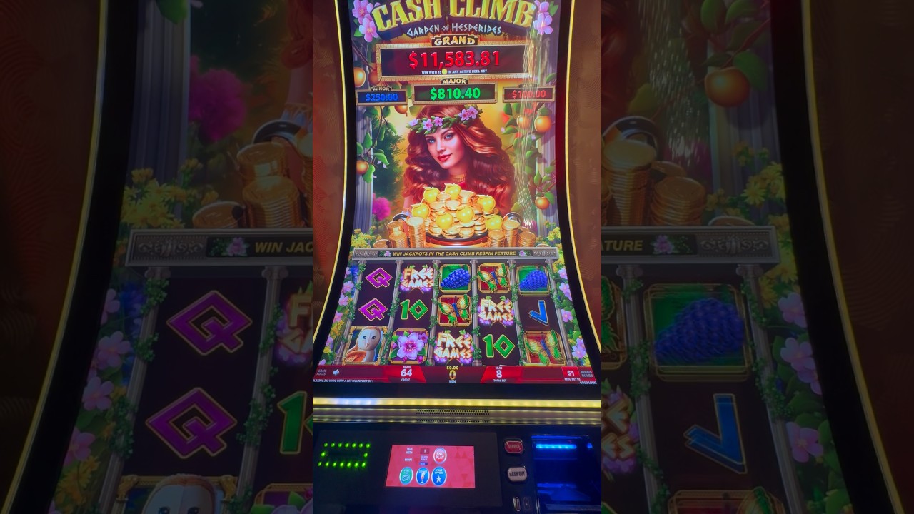 All new game - Cash Climb - and we got FREE SPINS. 