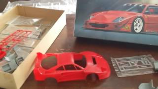 1/24 fujimi ferrari f40lm scale plastic model kit build guide,
unboxing. similar to revell and tamiya f40, this one is very detailed
with engine work...