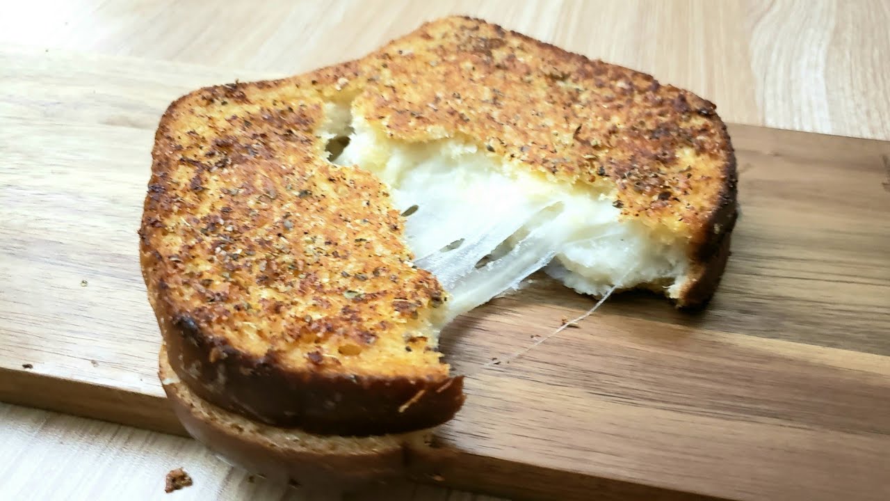 How To Make A Perfect Garlic Butter Grilled Cheese Sandwich Stuffed