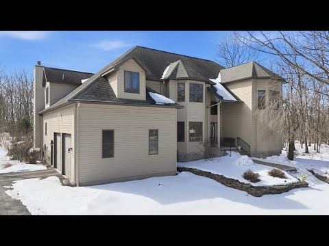 1085 Dewberry Dr, Hawley, PA home video tour
