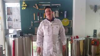 Beekeeping Gear talks about our OZ ARMOUR suits and features