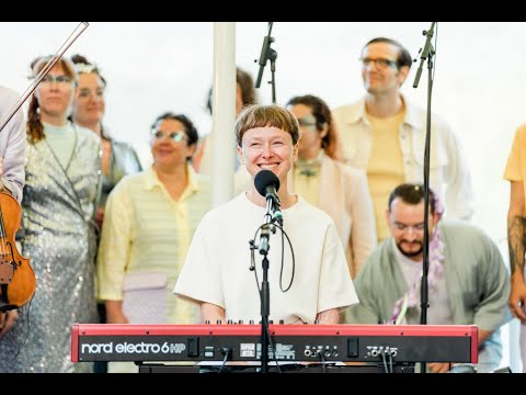 Violetta Parisini x Schmusechor // Scherben