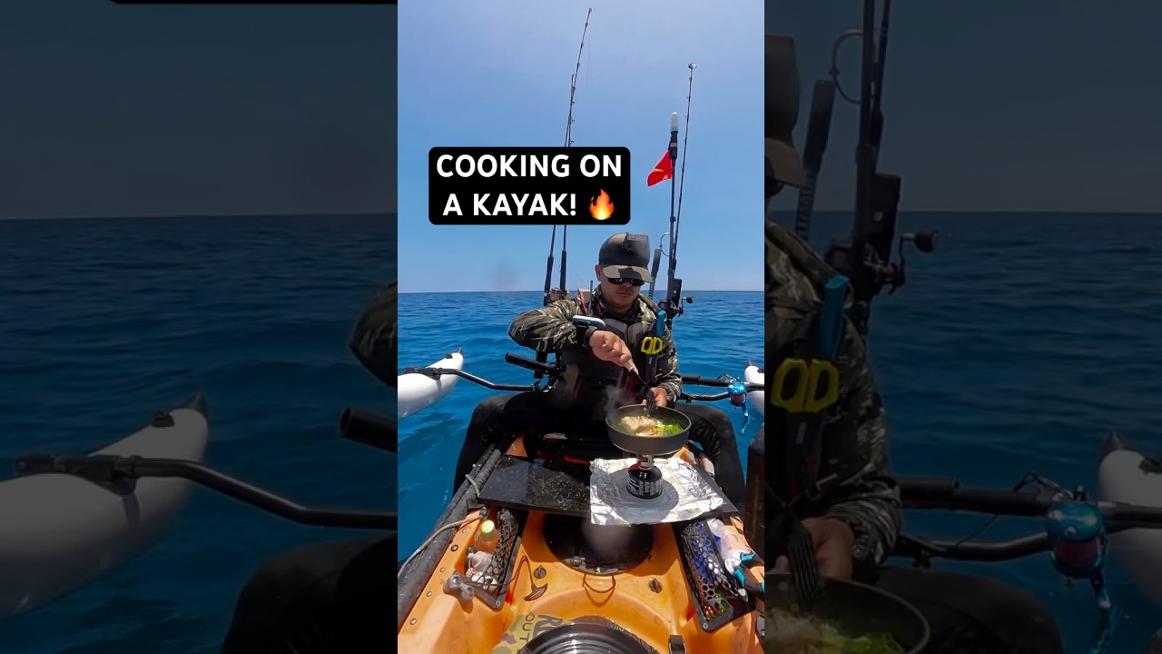Fine dining on a kayak! Fresh mahi-mahi 🤙🏻 #fishing #hawaii #fish #foodie #food #fyp