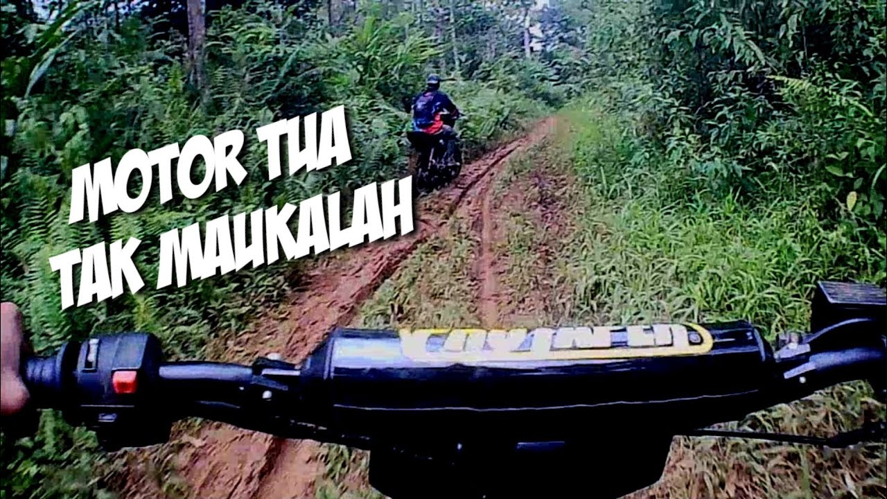 Motor tua diajak RBT GTX ikut trabas sampai di guyur hujan - YouTube