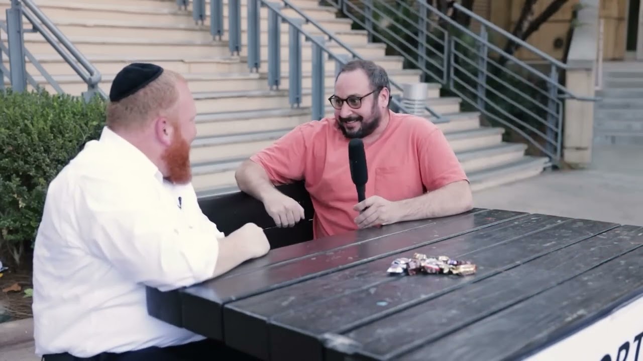 Students ask an Orthodox Rabbi ANYTHING at UCLA - A Meaningful Minute production
